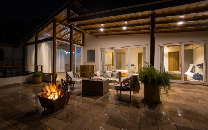 elivaas antarmann casa zenith 6 bhk