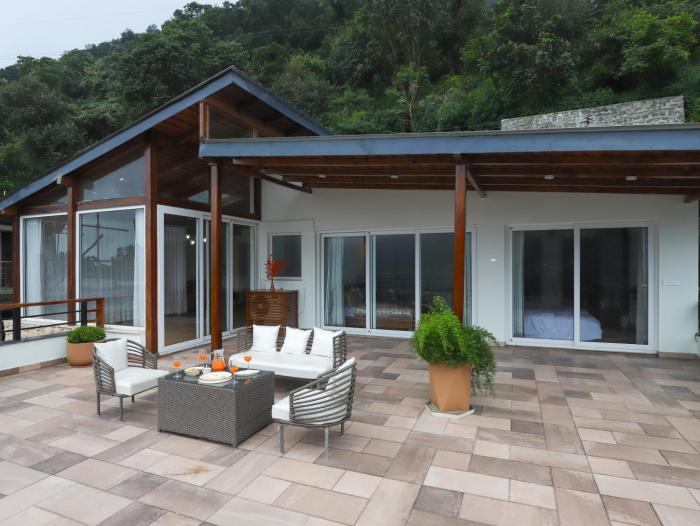 elivaas antarmann casa zenith 6 bhk
