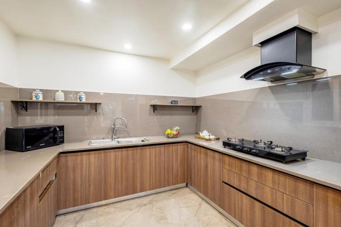 elivaas antarmann casa zenith 6 bhk