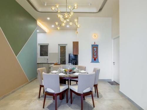 elivaas antarmann casa zenith 6 bhk