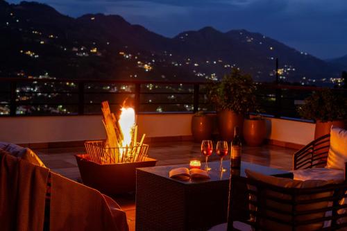 elivaas antarmann casa zenith 6 bhk