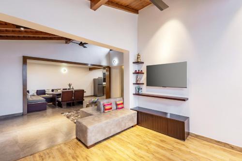 elivaas antarmann casa zenith 6 bhk