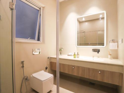 elivaas antarmann casa zenith 6 bhk