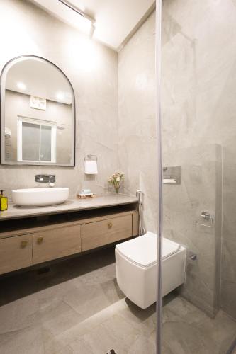elivaas antarmann casa zenith 6 bhk