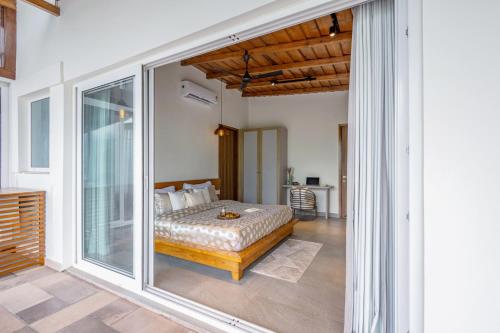 elivaas antarmann casa zenith 6 bhk