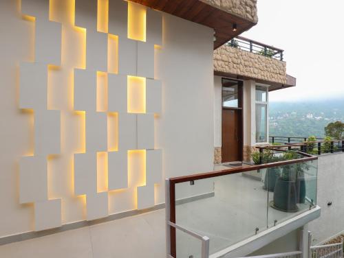 elivaas antarmann casa zenith 6 bhk