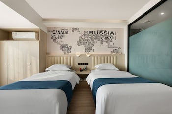 h hotel xian bell tower muslim quarte