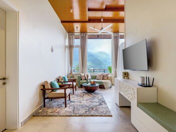 elivaas antarmann casa nova 4 bhk villa
