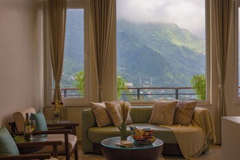 elivaas antarmann casa nova 4 bhk villa