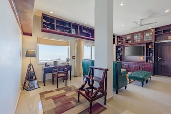 Elivaas 3Bhk Plus Attic Cliffside Villa,,3 star