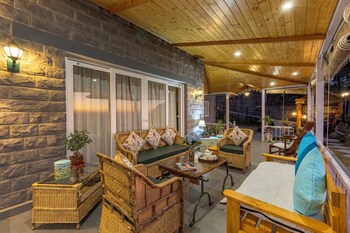 elivaas 3bhk plus attic cliffside villa