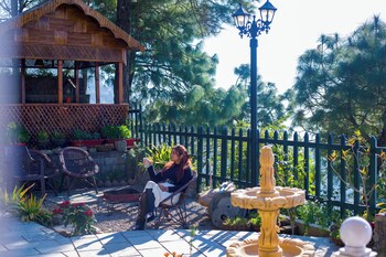 elivaas 3bhk plus attic cliffside villa