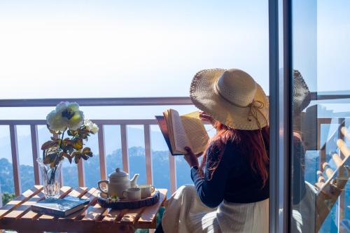 elivaas 3bhk plus attic cliffside villa