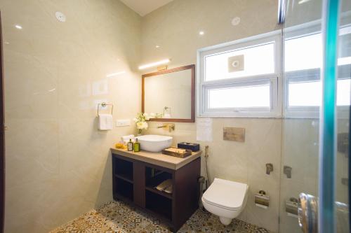 elivaas 3bhk plus attic cliffside villa