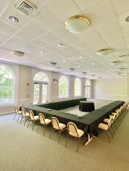 the elston inn and conference center
