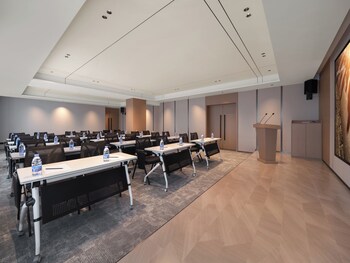 h crystal hotel xian west 2nd branch