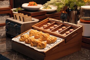 h crystal hotel xian west 2nd branch