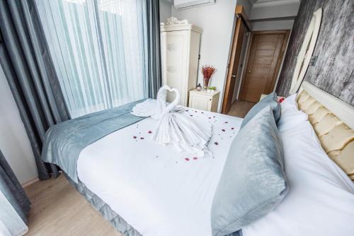 pera life premium hotel