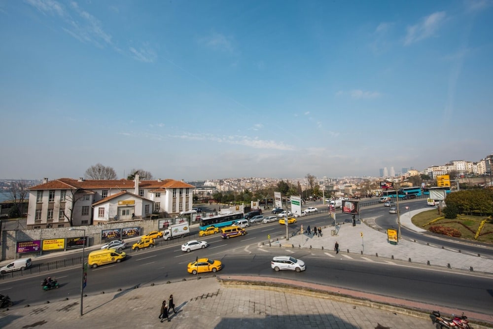 pera life premium hotel