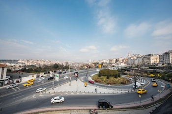 pera life premium hotel