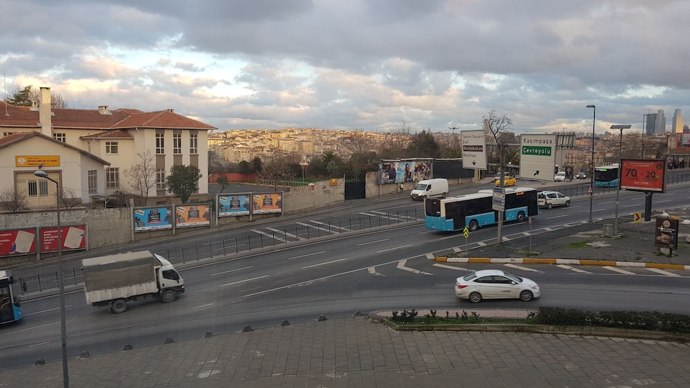 pera life premium hotel