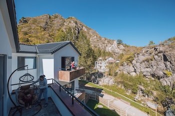 xingxiu wuling mountain villa