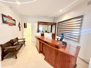 19 On Bay Noakes,,3 star