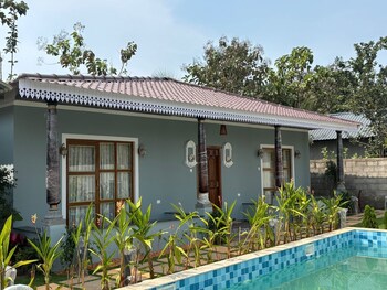 Eleven Eleven Villa,,2 star
