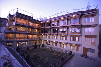 hotel latso ladakh