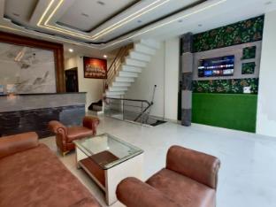 hotel kalra