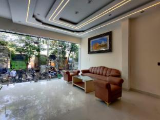hotel kalra