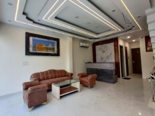 hotel kalra