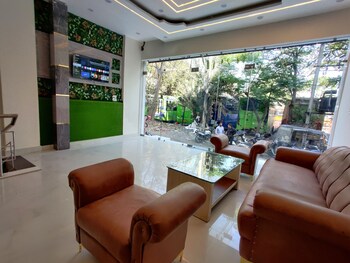 hotel kalra