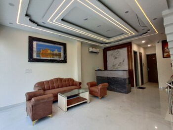 hotel kalra