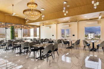 anandam in the himalyas by alaya stays