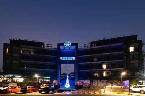 diamond in city by wow property