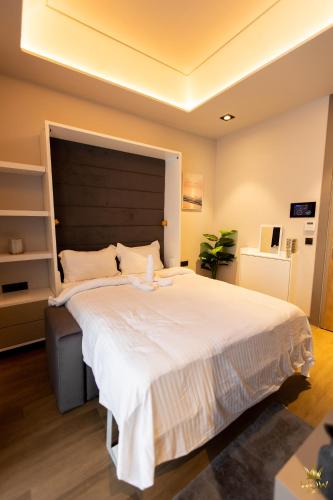 diamond in city by wow property