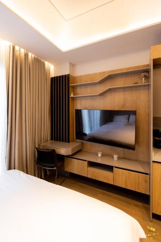 diamond in city by wow property