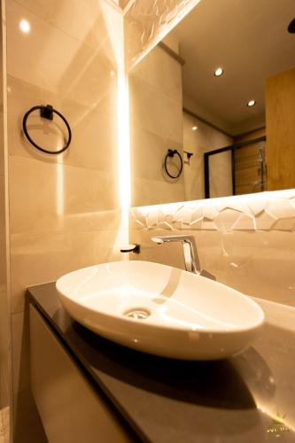 diamond in city by wow property