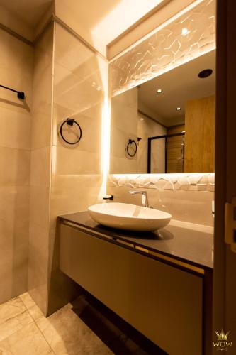 diamond in city by wow property