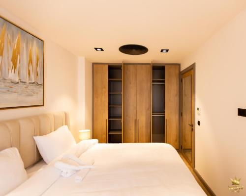 diamond in city by wow property