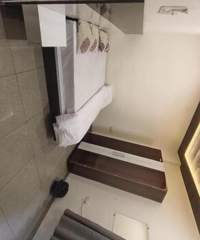 Hotel Shyam Mahal,,2 star