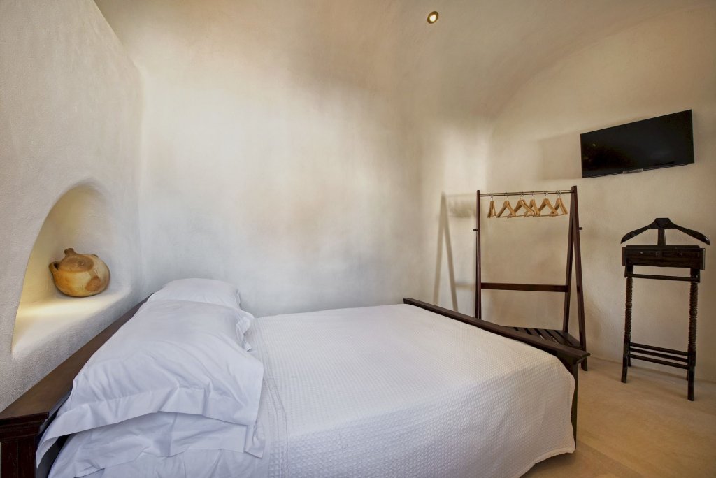 azalea houses adults only