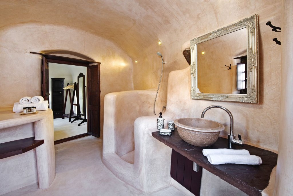 azalea houses adults only