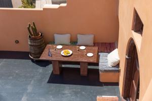 azalea houses adults only