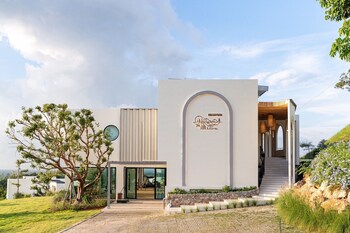 the peak hill pool villa