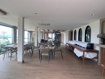 the peak hill pool villa
