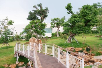 the peak hill pool villa