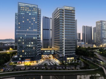 mira hotel apartments