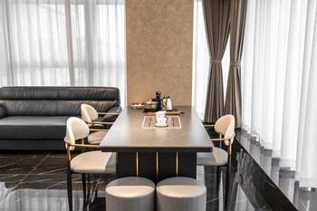 mira hotel apartments